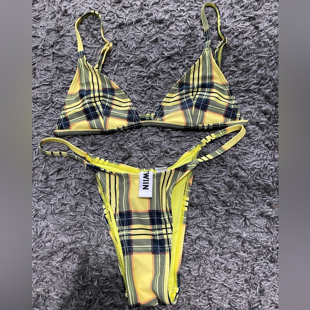 Womens Twiin Revolve Swimsuit size XS